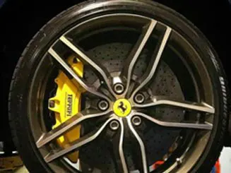 Gevallen van wijsheid titanium wielboutmoeren twee.webp
