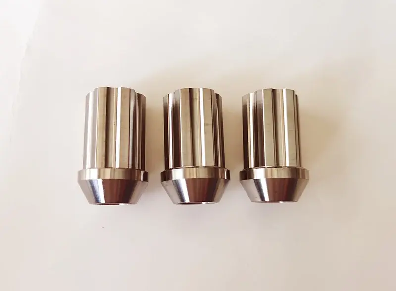 Titàn lug nuts.webp