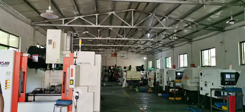 Titàn pyès ki nan konpitè factory.jpg