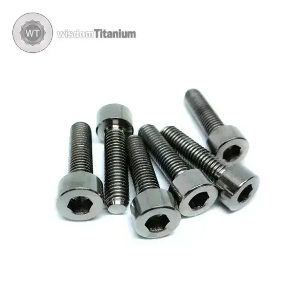 Titàn klas 2 boulon (2).webp